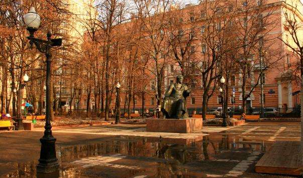 Памятник І. А. Крилову на Патріарших Ставках