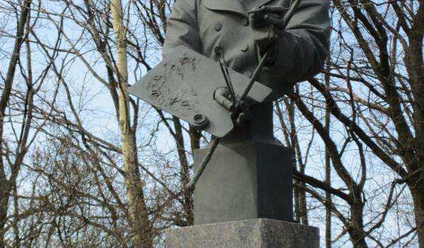 Памятник В. К. Айвазовському
