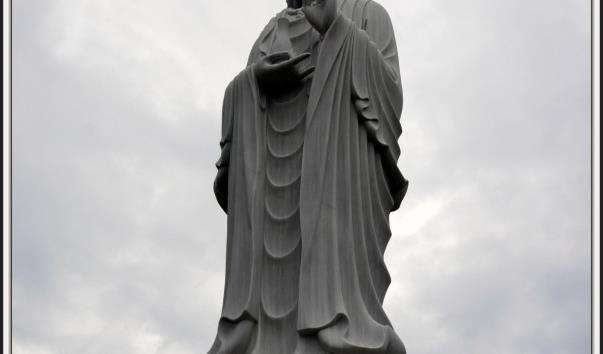 Статуя Богині Милосердя