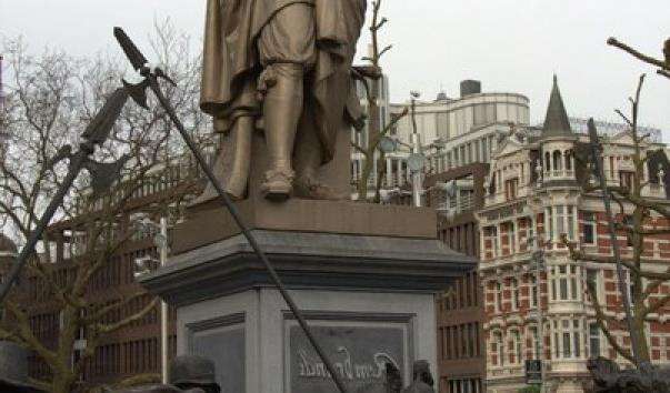 Памятник Рембрандта в Амстердамі