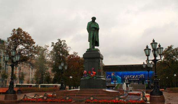 Памятник Пушкіну на Пушкінській площі