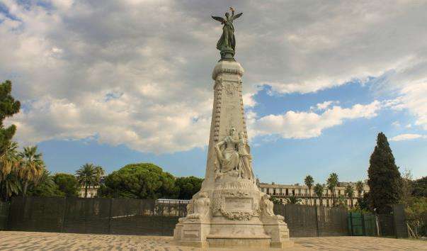 Памятник на честь приєднання Ніцци до Франції