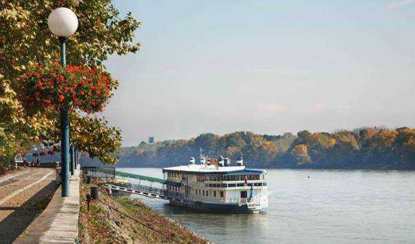 Набережна річки Дунай