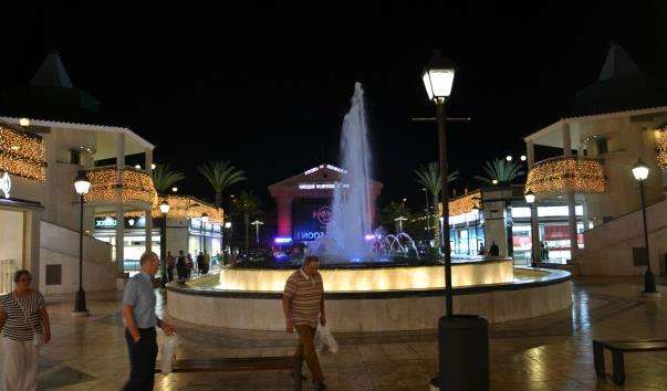 Співаючий фонтан в Плайа де Лас Амерікас
