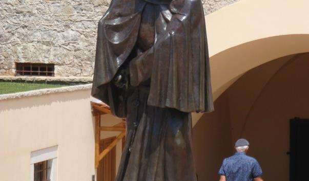 Памятник Франциску Грімальді
