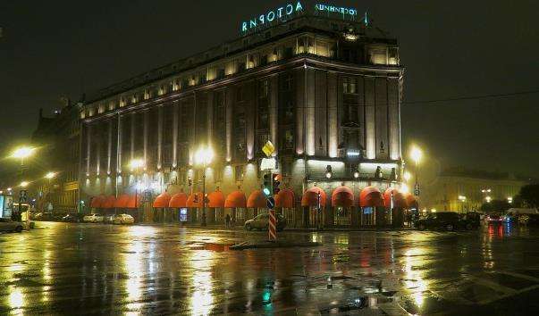 Будівля готелю «Асторія» в Санкт-Петербурзі