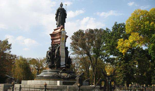 Памятник Катерині