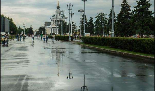 Центральна алея ВДНГ