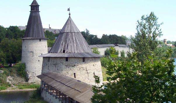 Плоска і Висока вежі