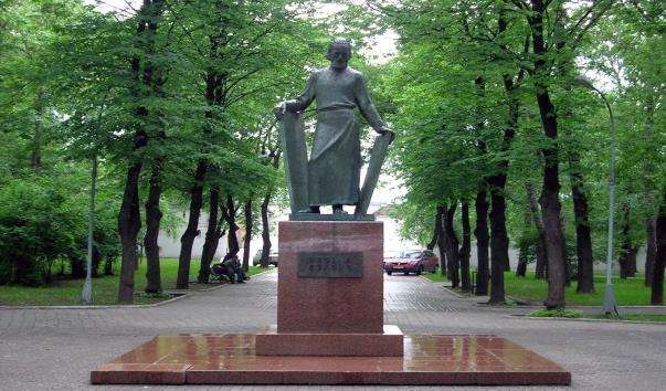 Памятник Андрію Рубльову