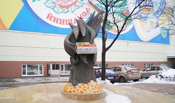 Памятник плавленому сырку «Дружба»