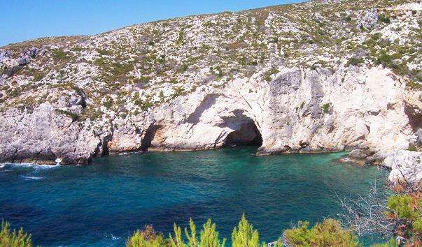 Пляж Porto Limnionas