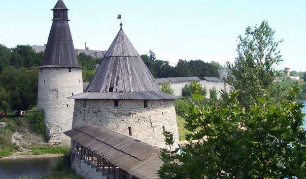 Плоска і Висока вежі