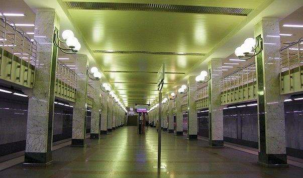 Станція метро Бульвар Дмитра Донського