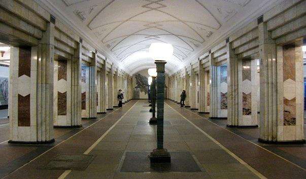 Станція метро Семенівська