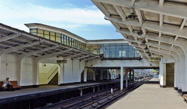 Станція метро Студентська