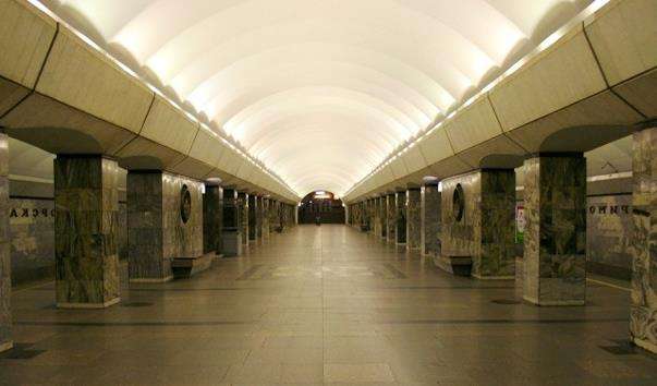 Станція метро Приморська