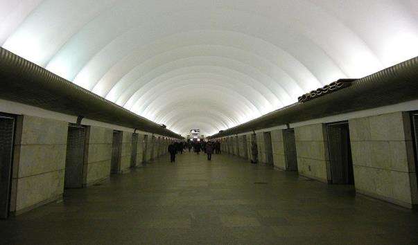 Станція метро Зоряна