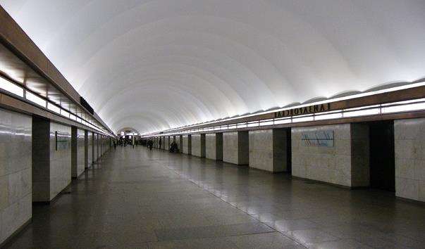 Станція метро Елізаровская
