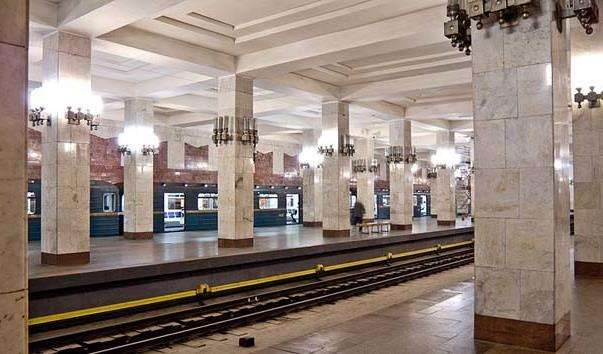 Станція метро Московська
