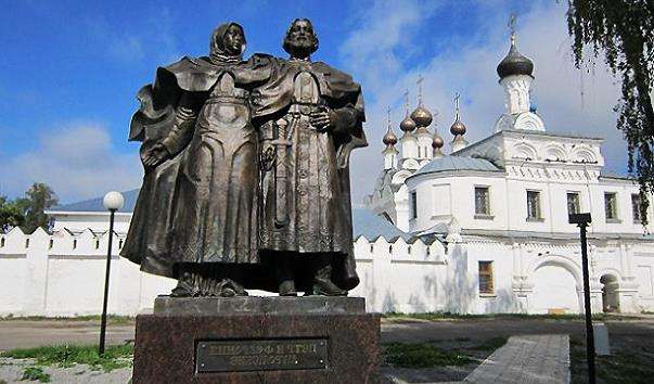 Памятник Петру і Февронії Муромським