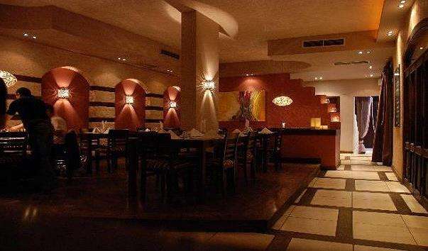 Ресторан Divino Restaurant, Wine & Bar