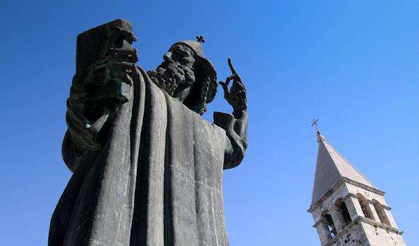 Памятник єпископу Гргуру Нінському