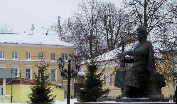 Памятник Юрію Долгорукому