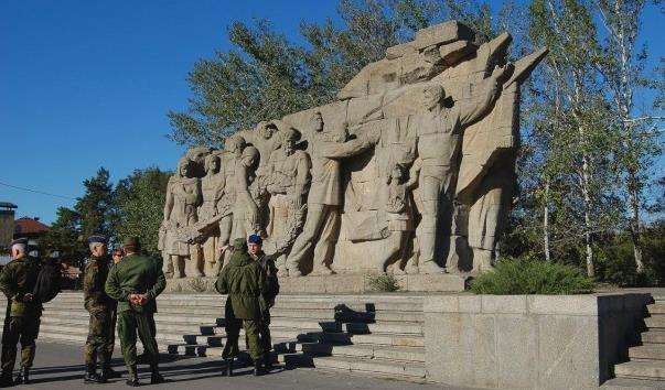 Композиція Память поколінь у Волгограді