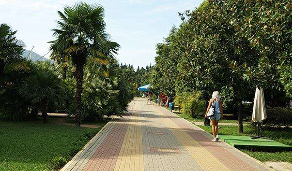 Лазаревський парк