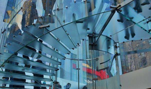 Скляний куб Apple Store