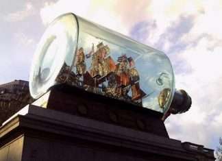 Памятник-макет корабля «Вікторі»