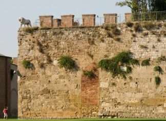 Фортечні стіни Пізи