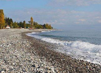 Центральний пляж у Цандрыпше