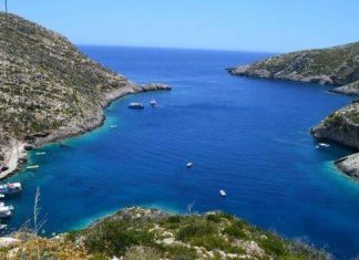 Затока Порто Вроми