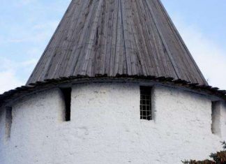 Південно-Східна кругла вежа Казанського кремля