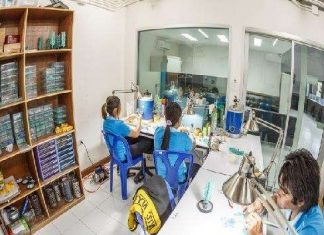 Ювелірний завод «Перли» в Таїланді