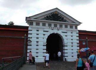 Іоаннівські ворота Петропавлівської фортеці