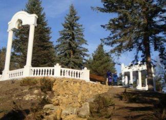 Оглядовий майданчик над Долиною троянд