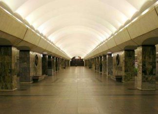 Станція метро Приморська