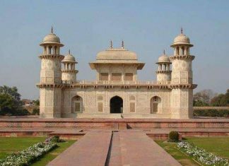 Могила Итмад-Уд-Даул