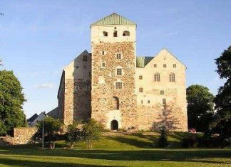 Замок-фортеця Турку