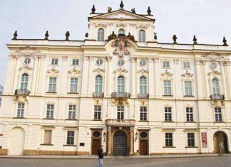 Архієпископський палац