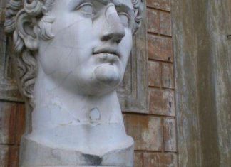 Скульптура «Голова імператора Августа»