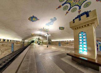 Станція метро Кремлівська (Казань)