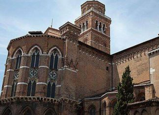 Церква Санта-Марія Глоріоза деї Фрарі