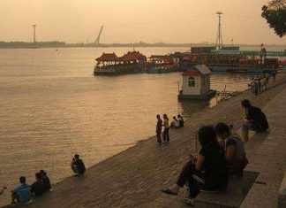 Набережна річки Сунгарі