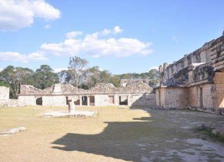 Чотирикутник Черниць