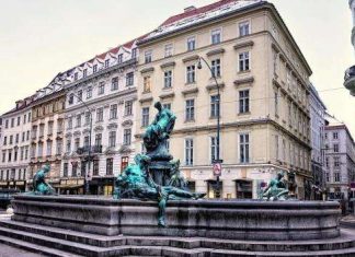 Нойєр-Маркт