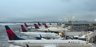 Hitziger Austausch am JFK: Konflikt zwischen Delta-Piloten und Fluglotsen